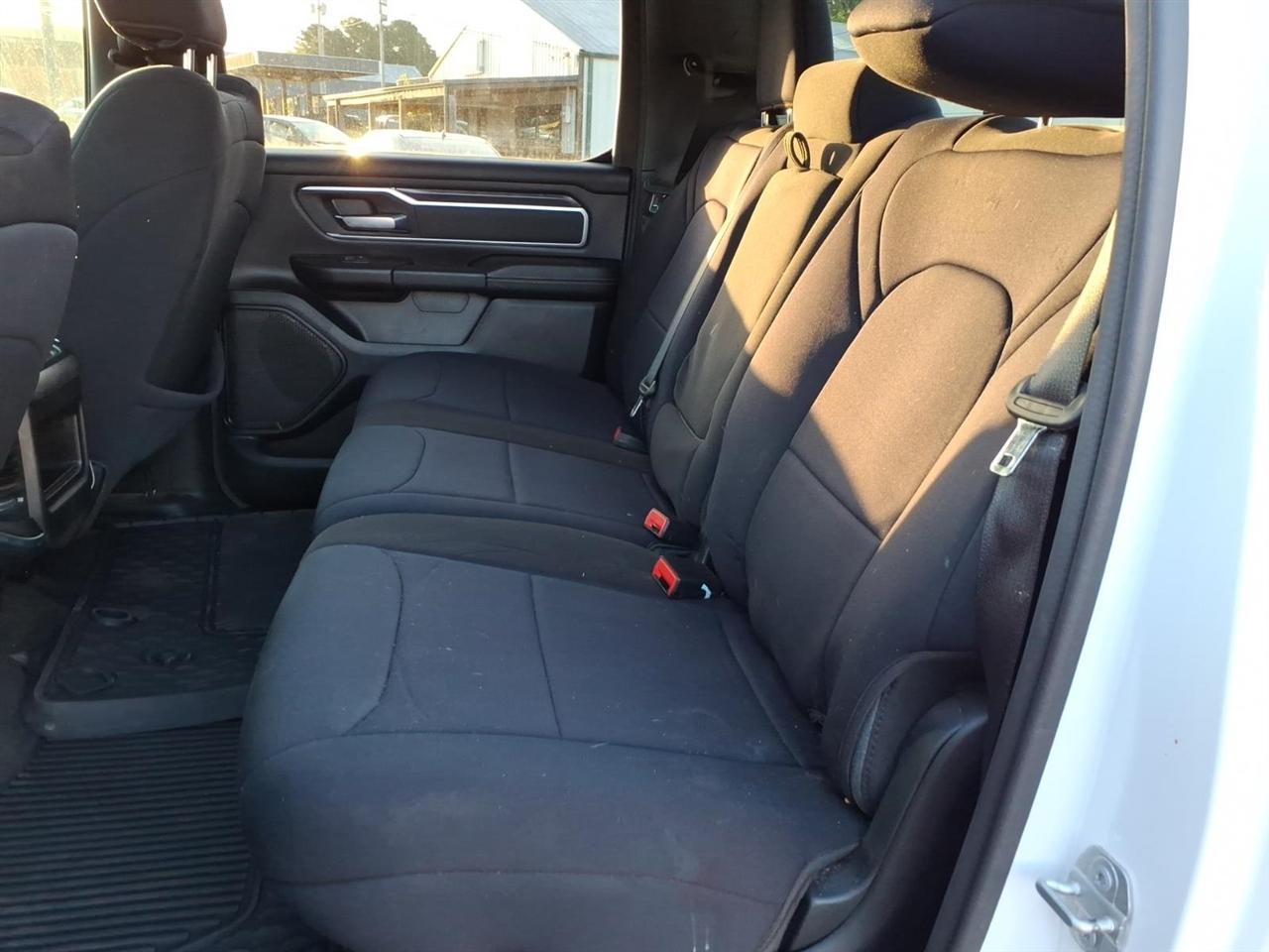 RAM 1500 Big Horn Crew Cab SWB 4WD 2022