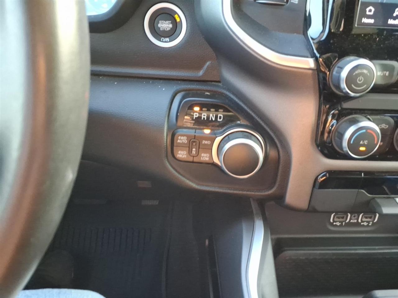 RAM 1500 Big Horn Crew Cab SWB 4WD 2022