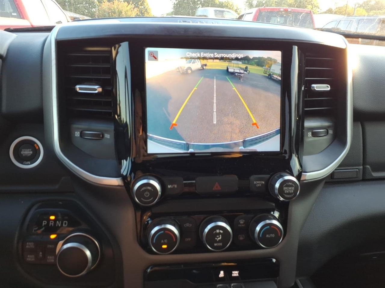 RAM 1500 Big Horn Crew Cab SWB 4WD 2022