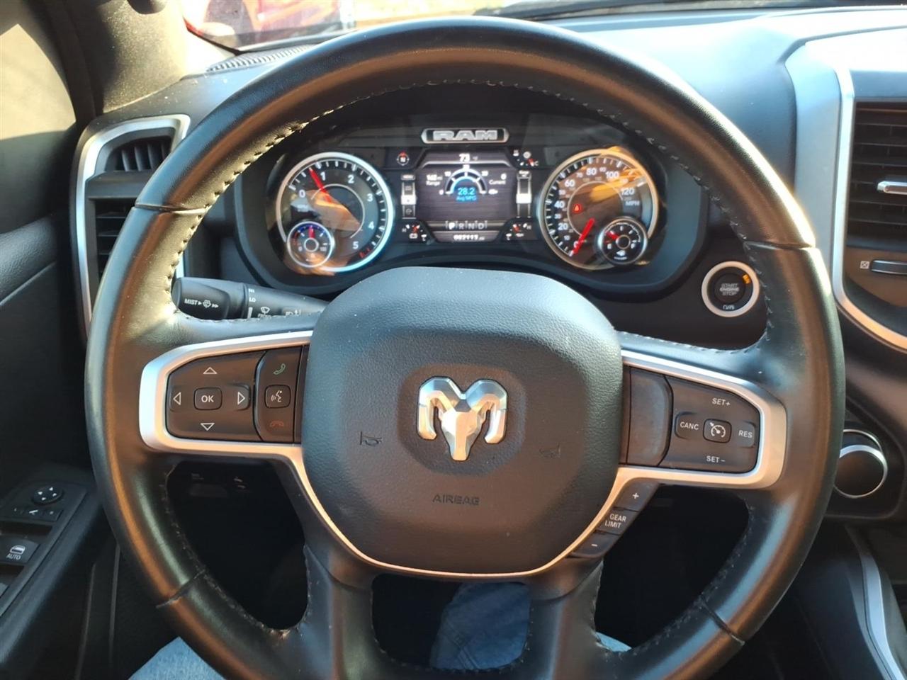 RAM 1500 Big Horn Crew Cab SWB 4WD 2022