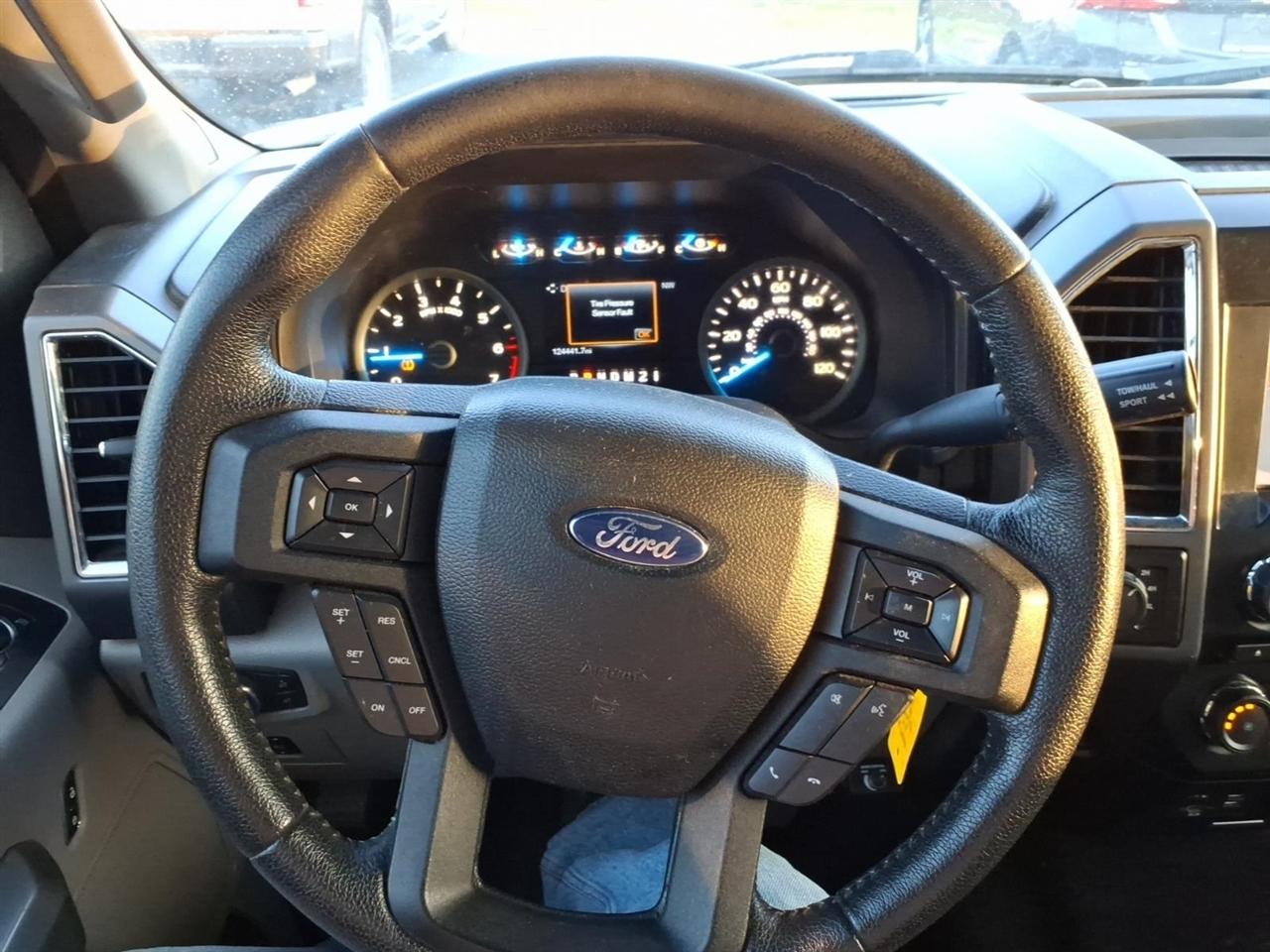 Ford F-150 XLT SuperCrew 6.5-ft. Bed 4WD 2015
