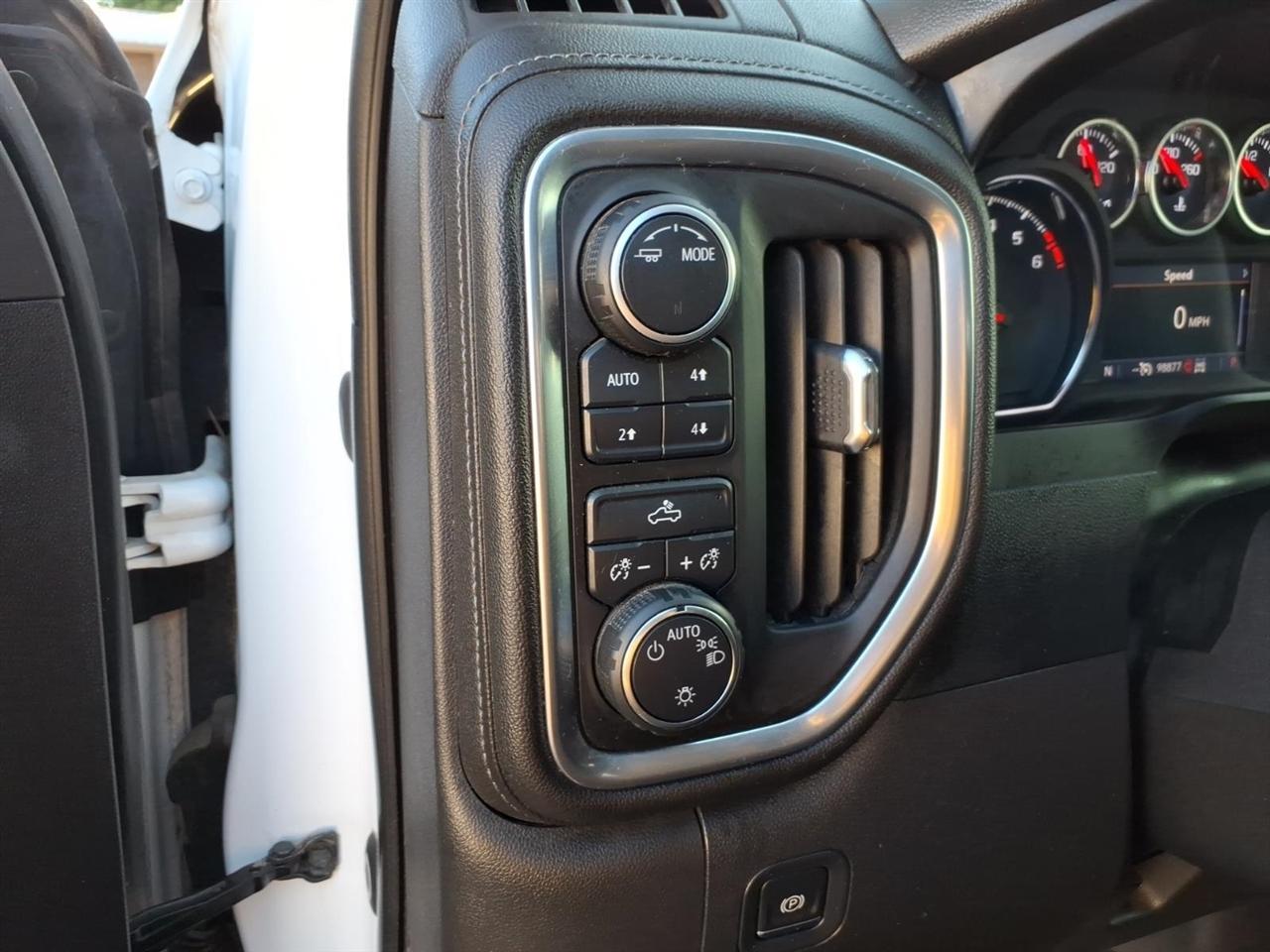 Chevrolet Silverado 1500 LT Crew Cab 4WD 2020