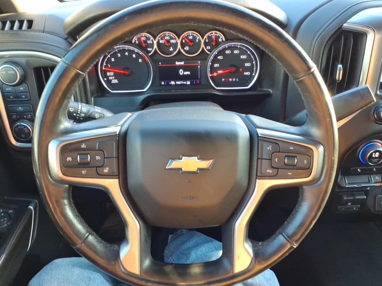 Chevrolet Silverado 1500 LT Crew Cab 4WD 2020
