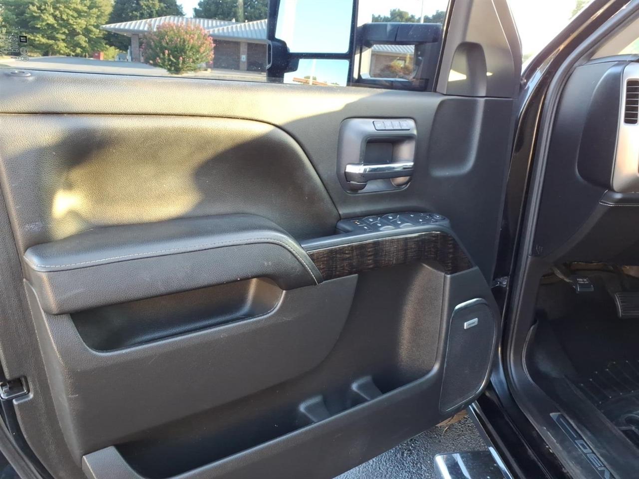 GMC Sierra 1500 Denali Crew Cab Long Box 4WD 2015