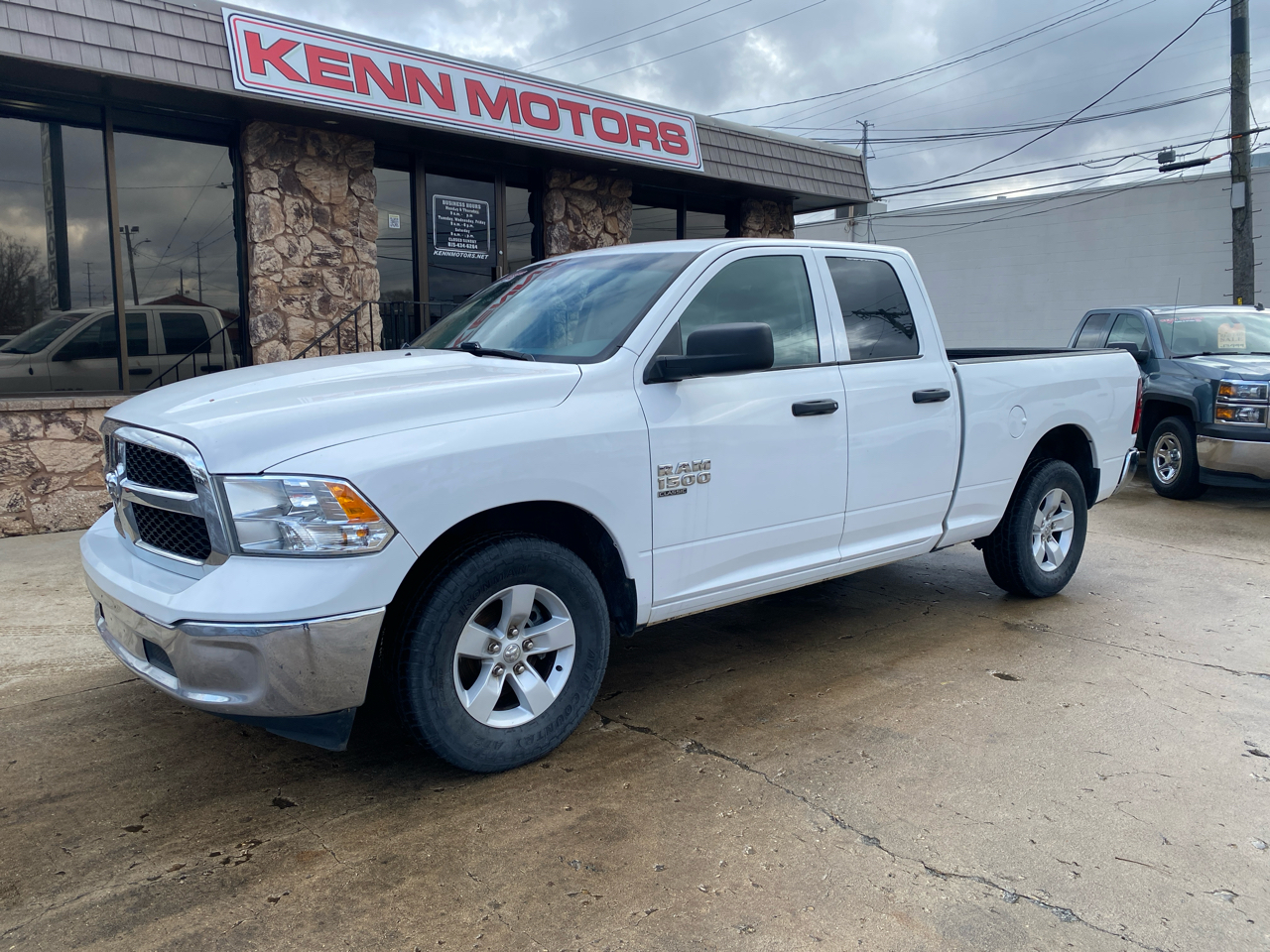 RAM 1500 Classic Tradesman 4x2 Quad Cab 6'4" Box 2020