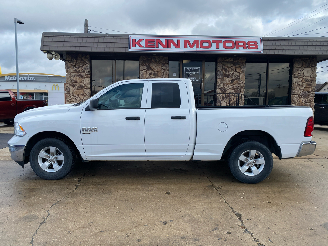 RAM 1500 Classic Tradesman 4x2 Quad Cab 6'4" Box 2020