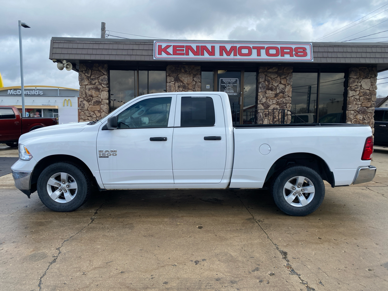 RAM 1500 Classic Tradesman 4x2 Quad Cab 6'4" Box 2020