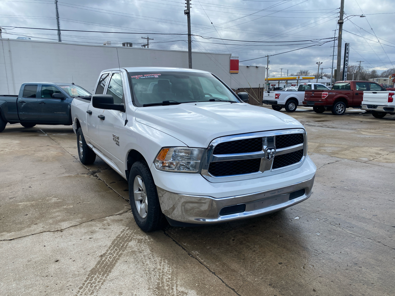 RAM 1500 Classic Tradesman 4x2 Quad Cab 6'4" Box 2020