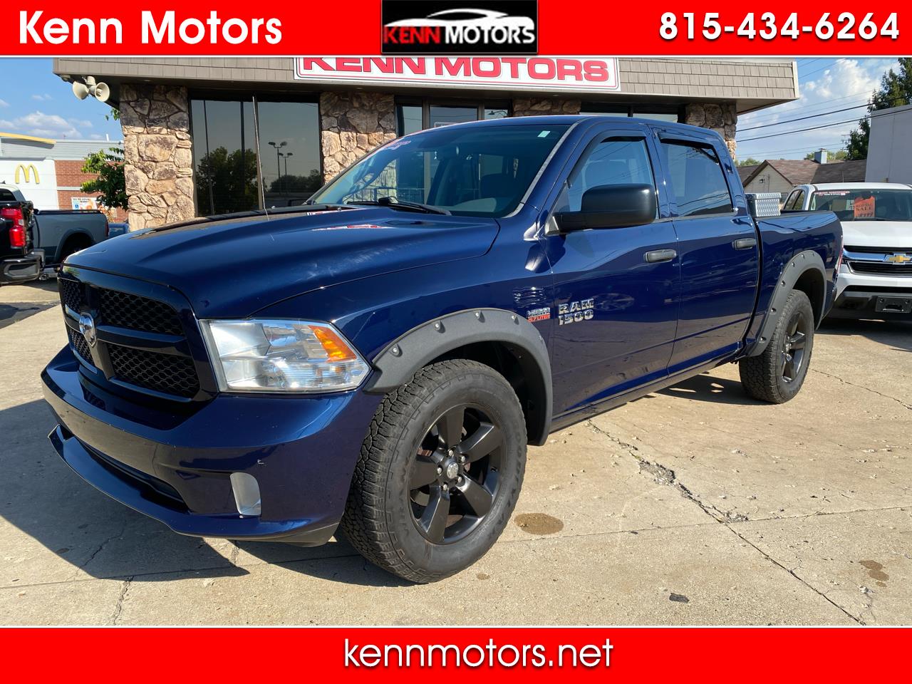 2014 RAM 1500 4WD Crew Cab 140.5" Express