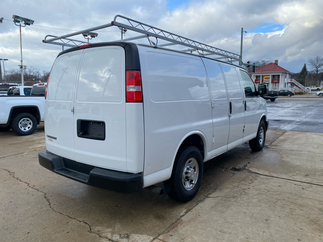 Chevrolet Express Cargo Van RWD 2500 135" 2019
