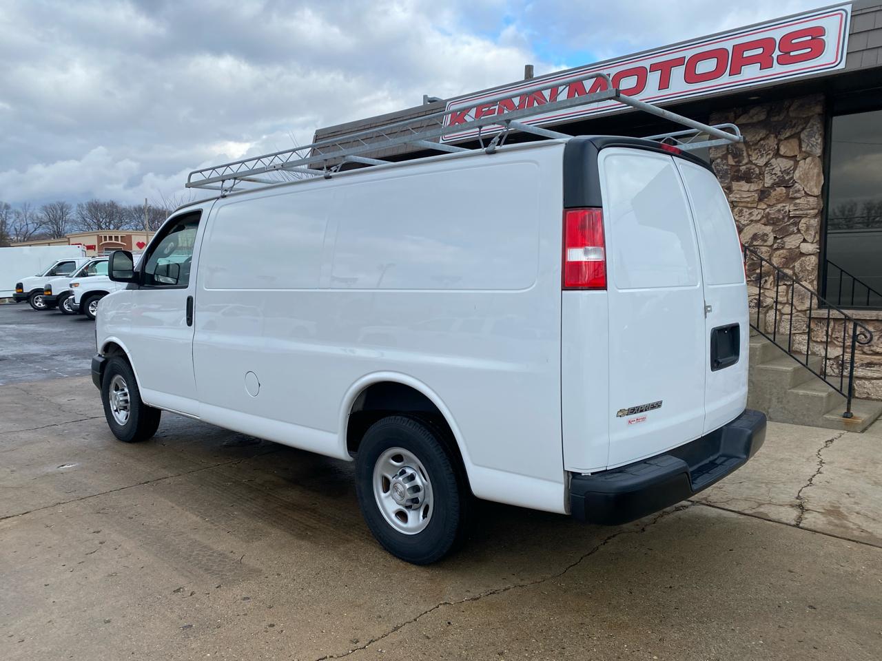 Chevrolet Express Cargo Van RWD 2500 135" 2019