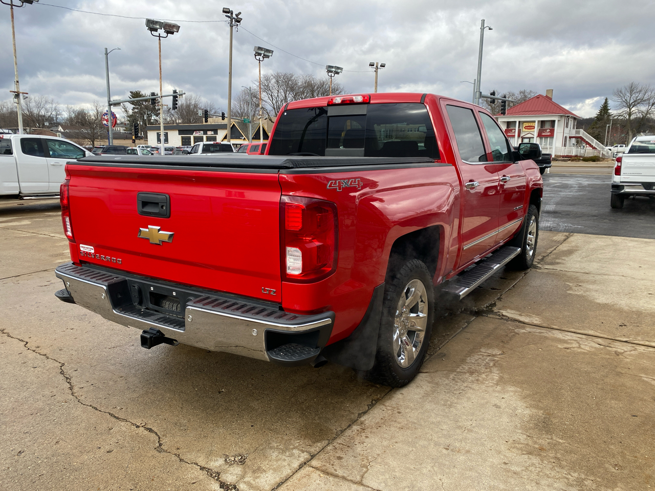 Chevrolet Silverado 1500 4WD Crew Cab 143.5" LTZ w/1LZ 2017