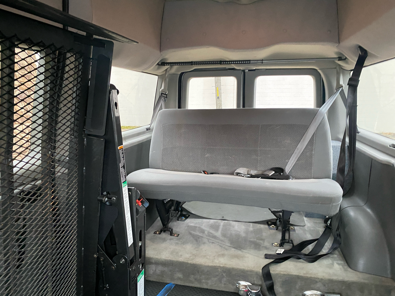 Ford Econoline Wagon E-350 Super Chateau 2006 Ford Econoline Wagon E-350 Super Chateau 2006