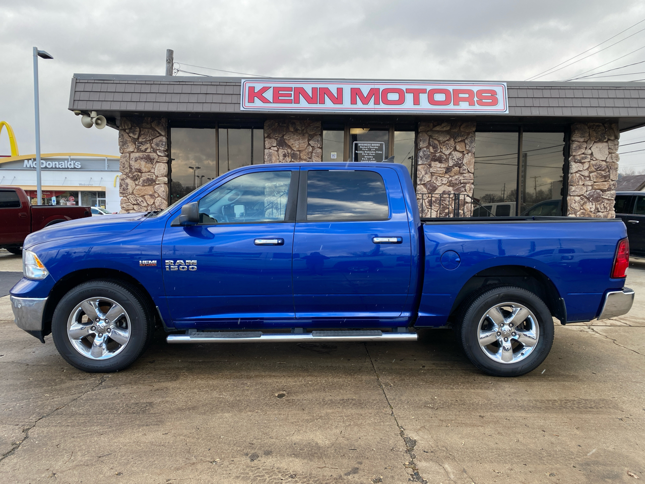 RAM 1500 4WD Crew Cab 140.5" Big Horn 2015