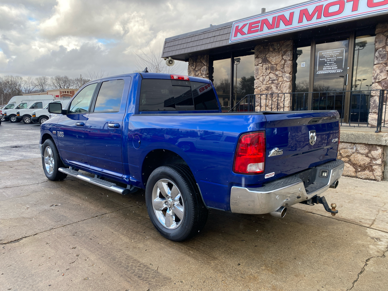 RAM 1500 4WD Crew Cab 140.5" Big Horn 2015