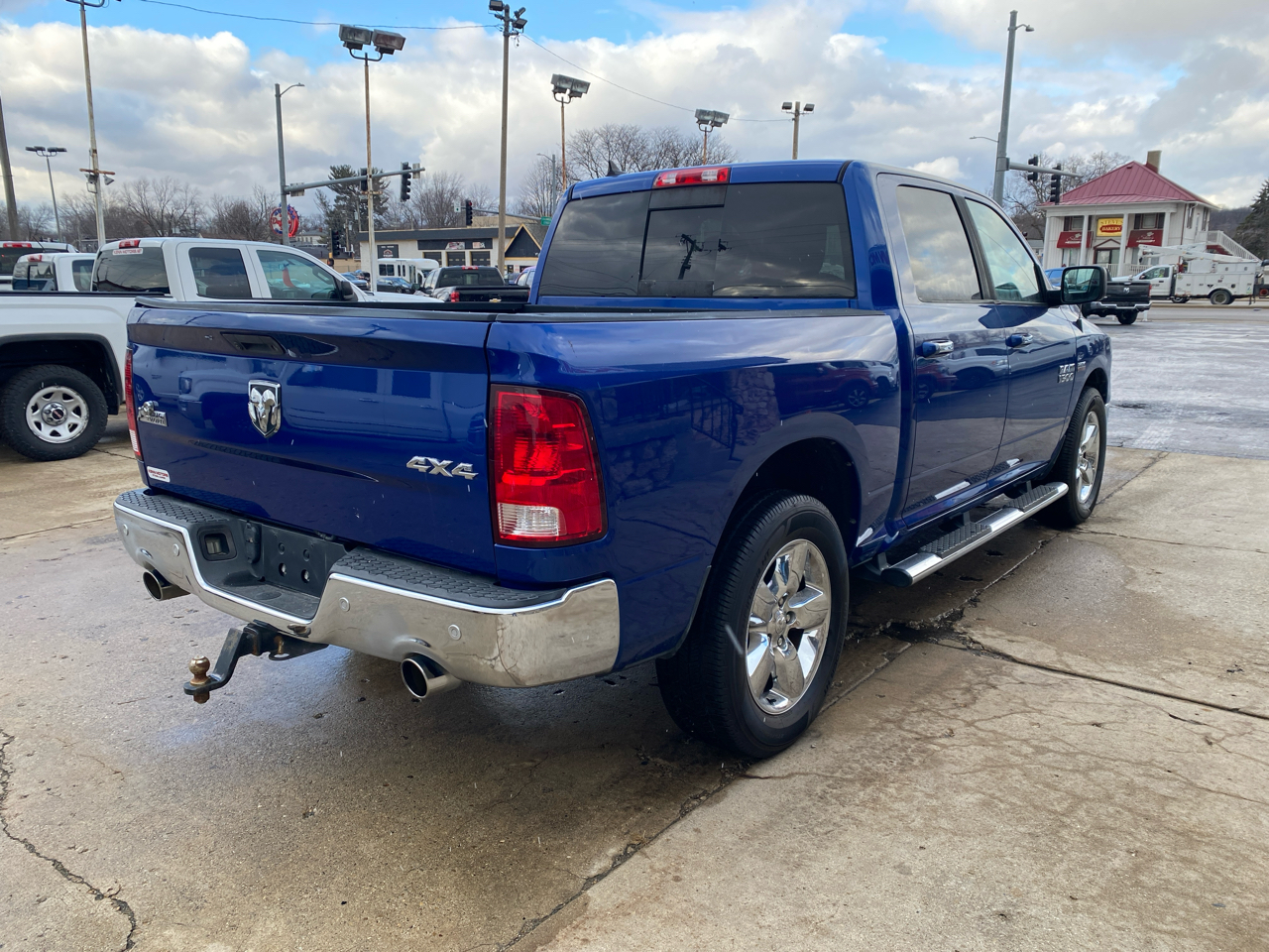 RAM 1500 4WD Crew Cab 140.5" Big Horn 2015