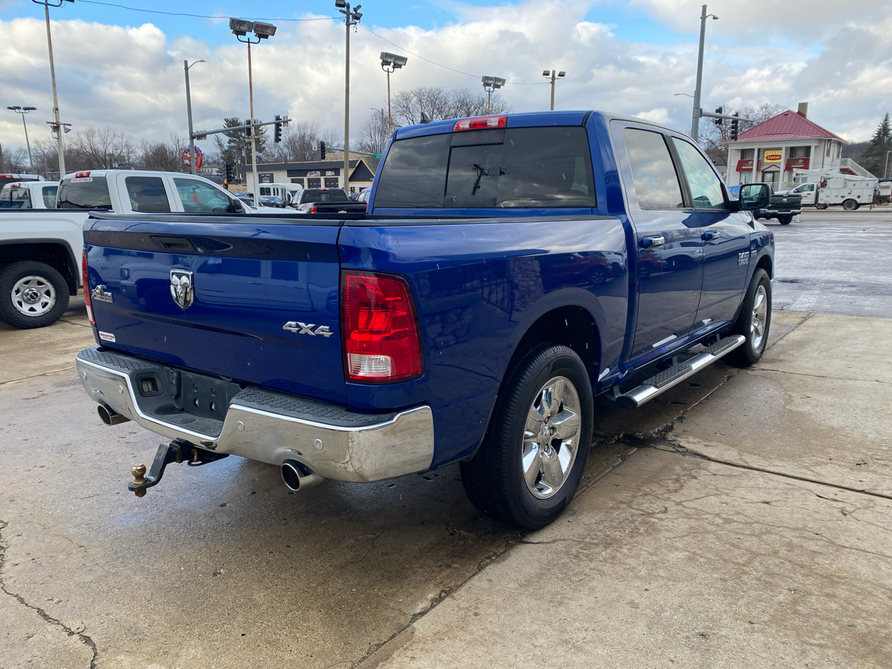RAM 1500 4WD Crew Cab 140.5" Big Horn 2015