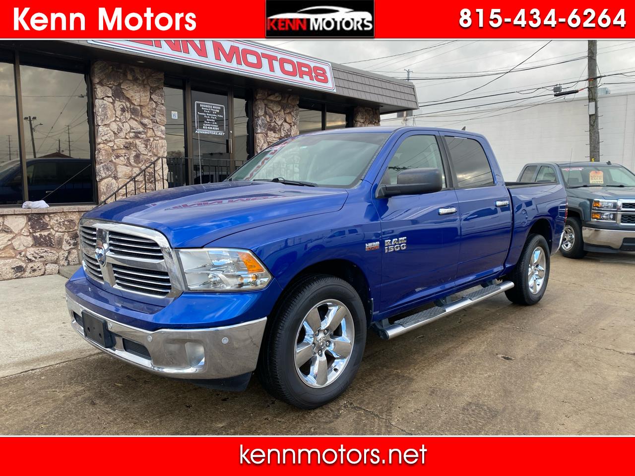 2015 RAM 1500 4WD Crew Cab 140.5" Big Horn