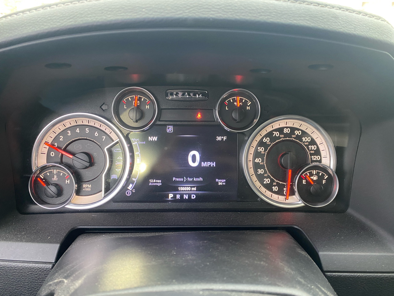 RAM 1500 4WD Crew Cab 140.5" Sport 2015