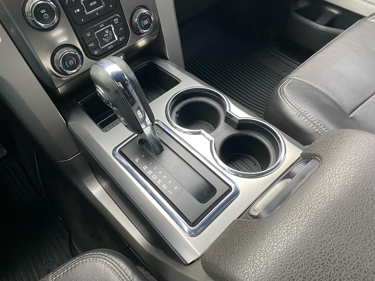 Ford F-150 4WD SuperCrew 145" Platinum 2014