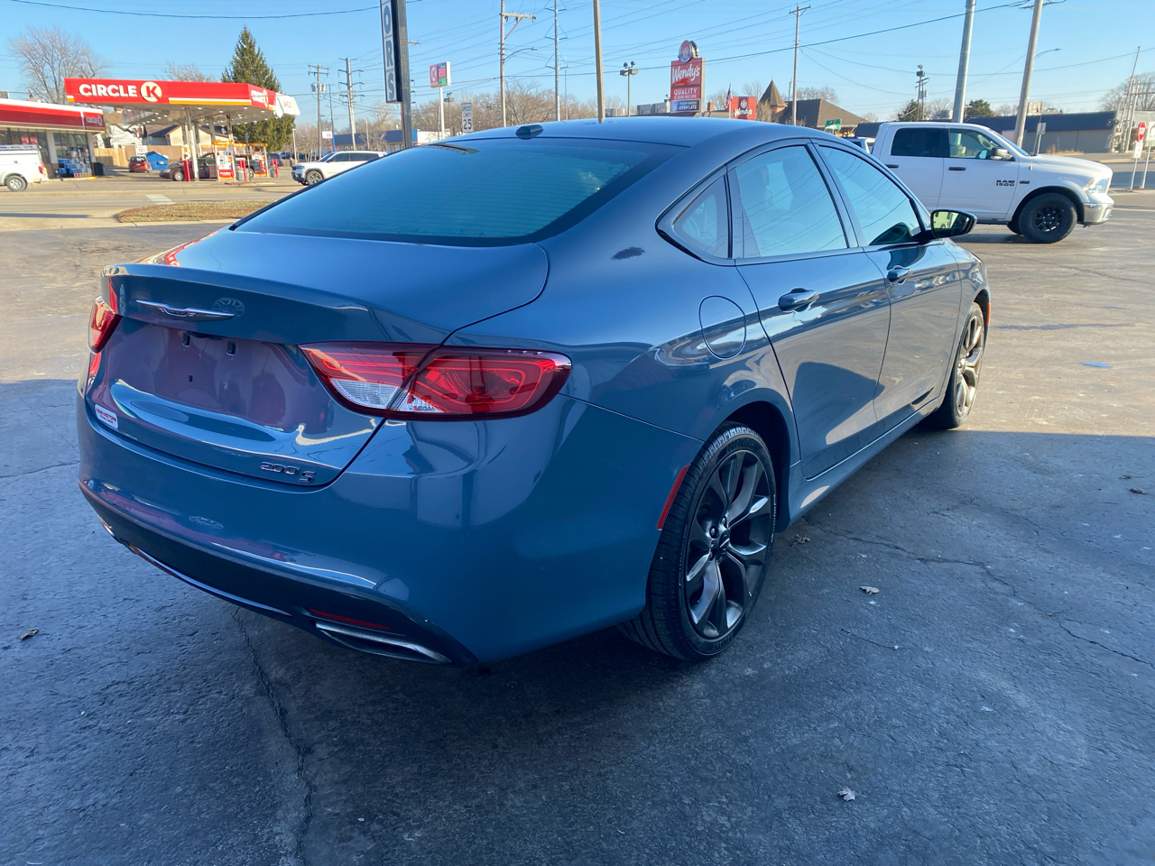 Chrysler 200 4dr Sdn S FWD 2015