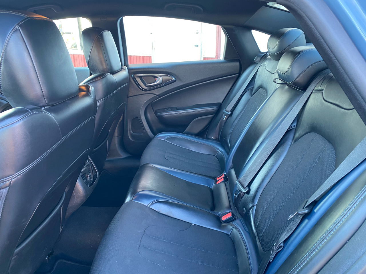 Chrysler 200 4dr Sdn S FWD 2015