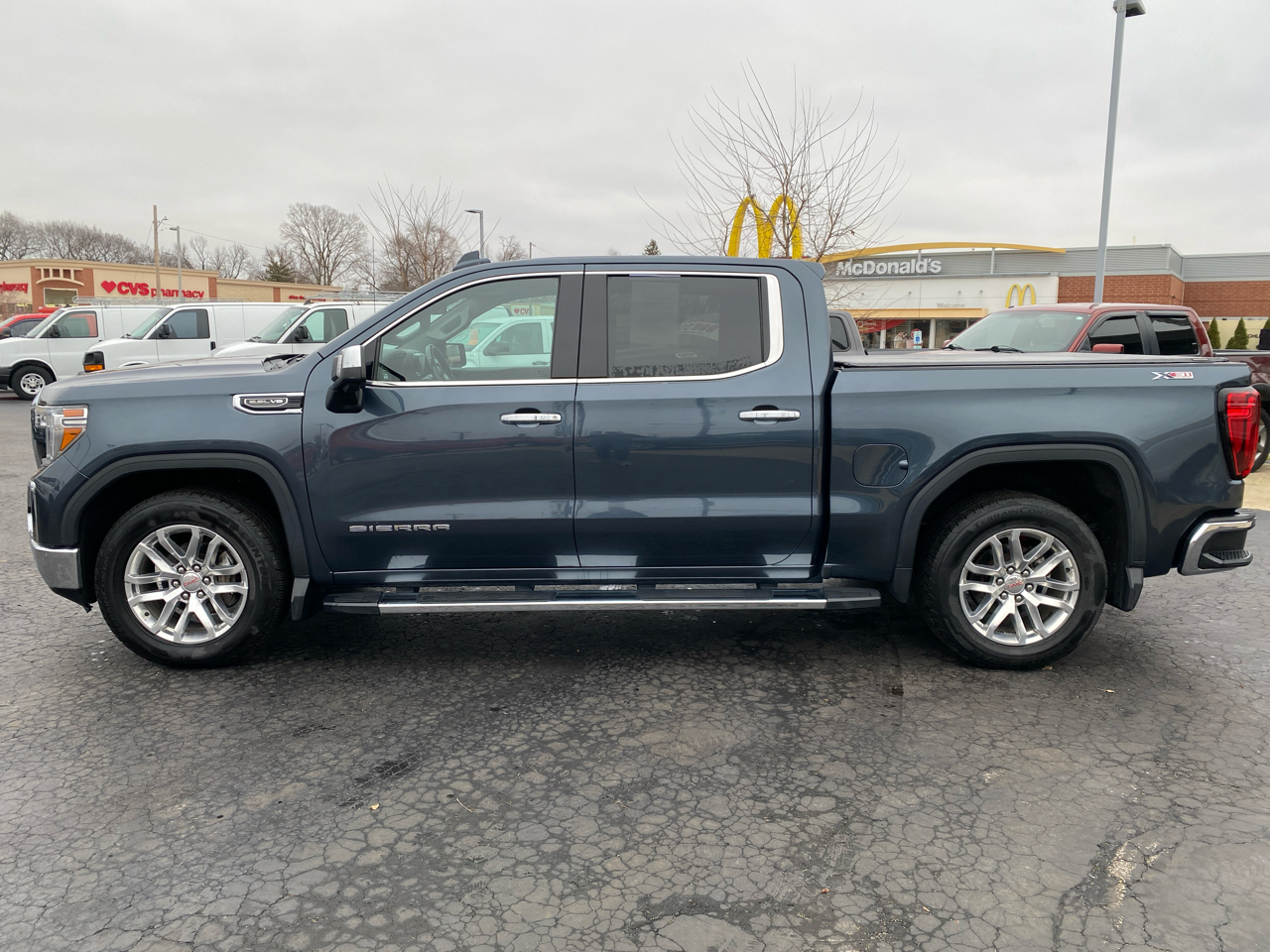 GMC Sierra 1500 4WD Crew Cab 147" SLT 2020