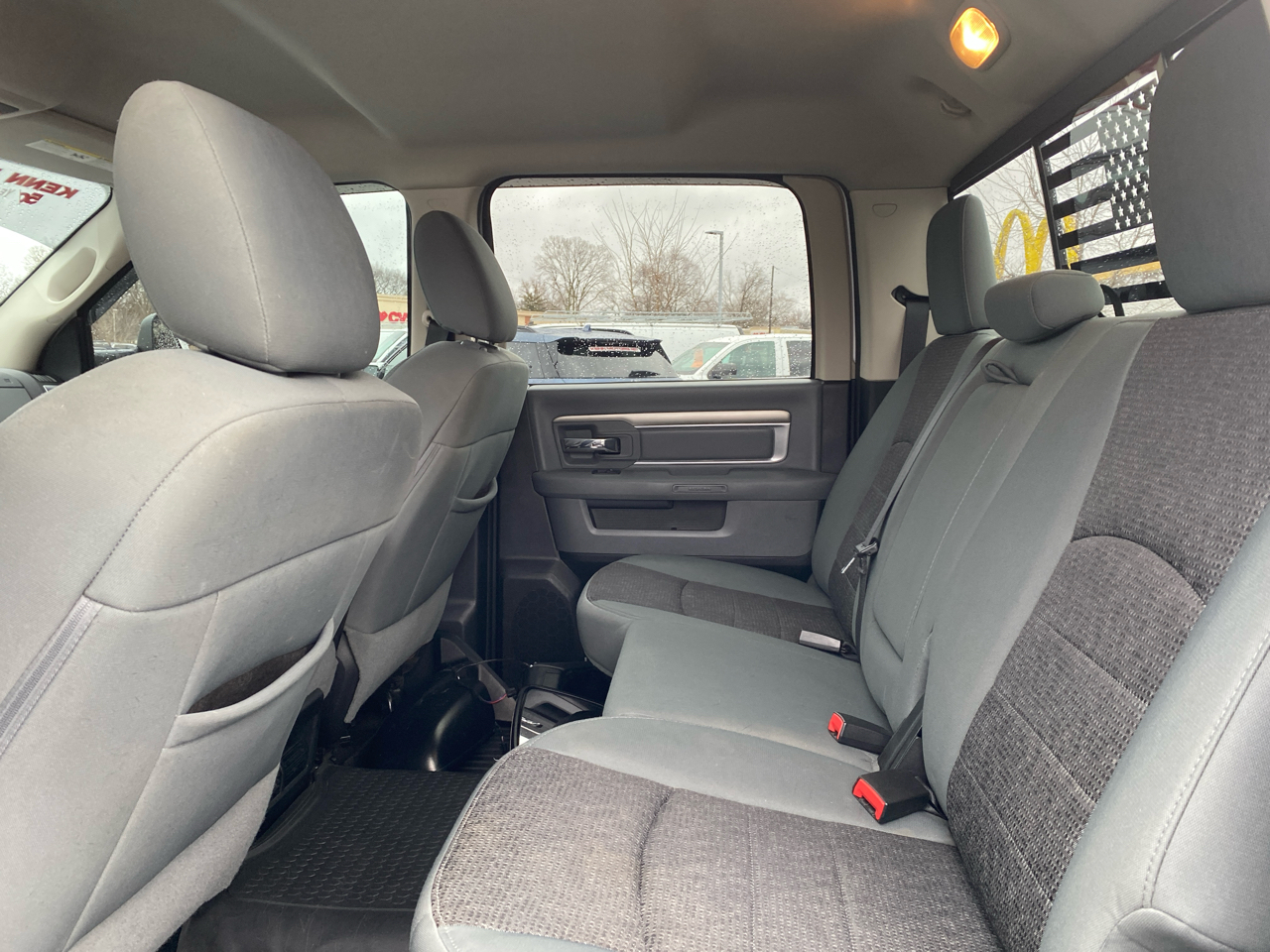 RAM 1500 4WD Crew Cab 140.5" Big Horn 2014