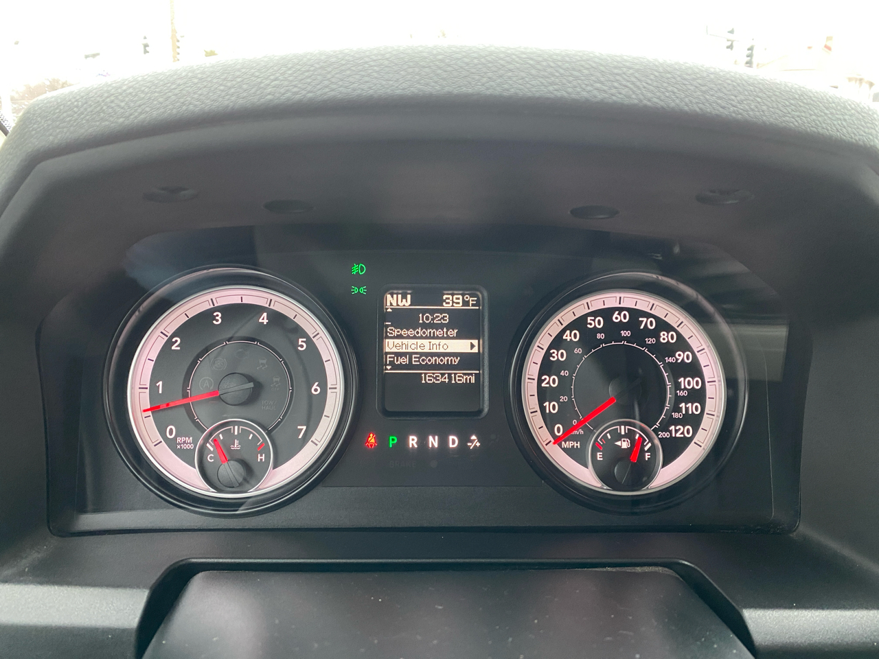 RAM 1500 4WD Crew Cab 140.5" Big Horn 2014