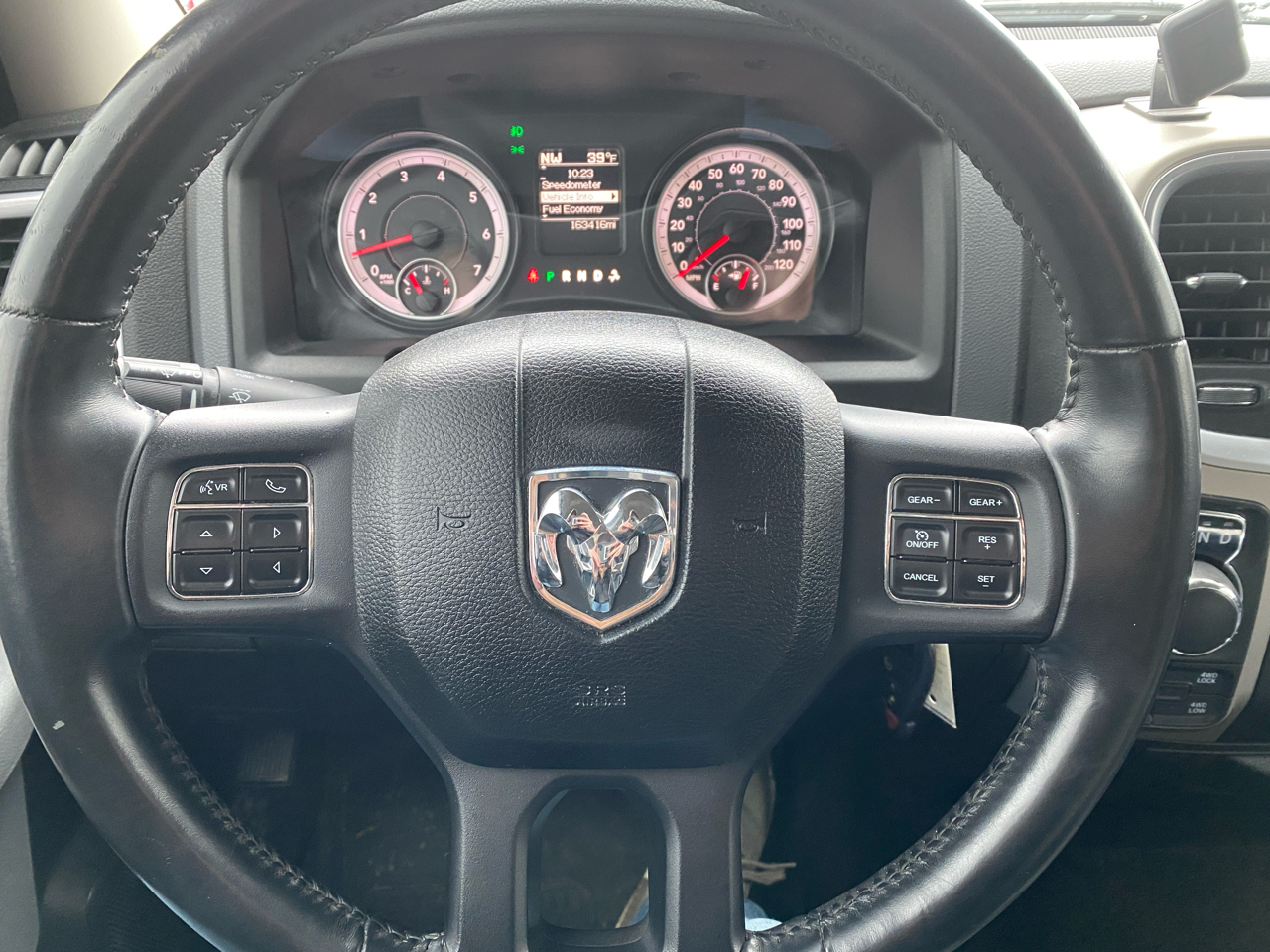 RAM 1500 4WD Crew Cab 140.5" Big Horn 2014