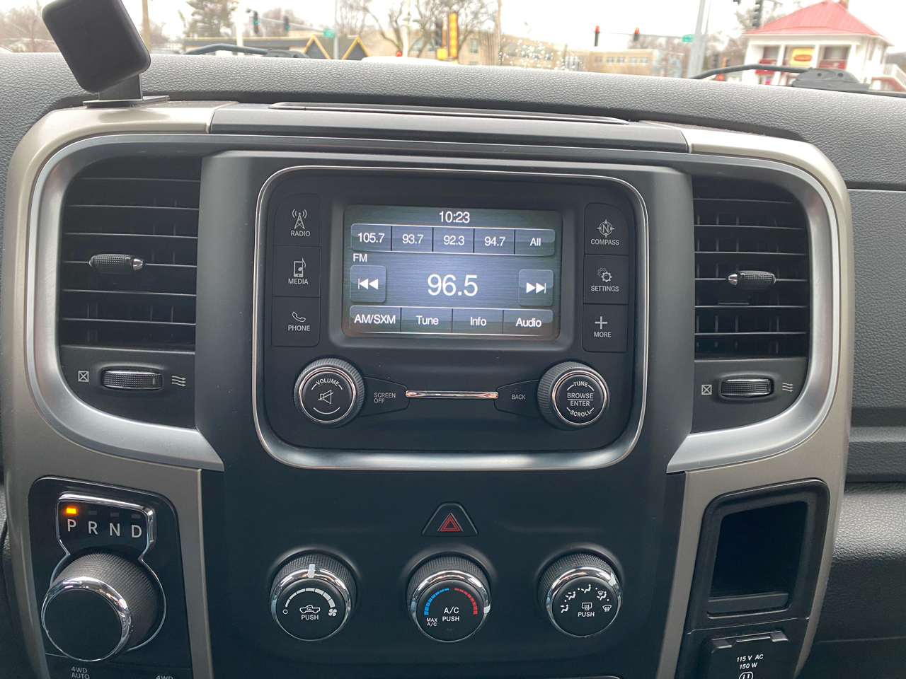 RAM 1500 4WD Crew Cab 140.5" Big Horn 2014