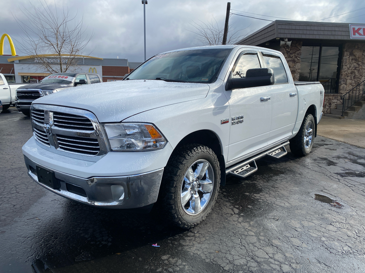 RAM 1500 4WD Crew Cab 140.5" Big Horn 2014