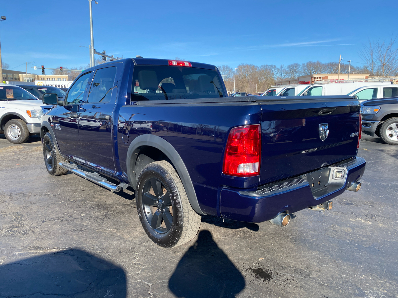 RAM 1500 4WD Crew Cab 140.5" Express 2014