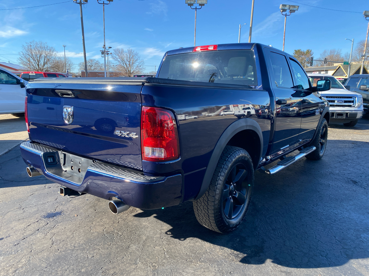 RAM 1500 4WD Crew Cab 140.5" Express 2014