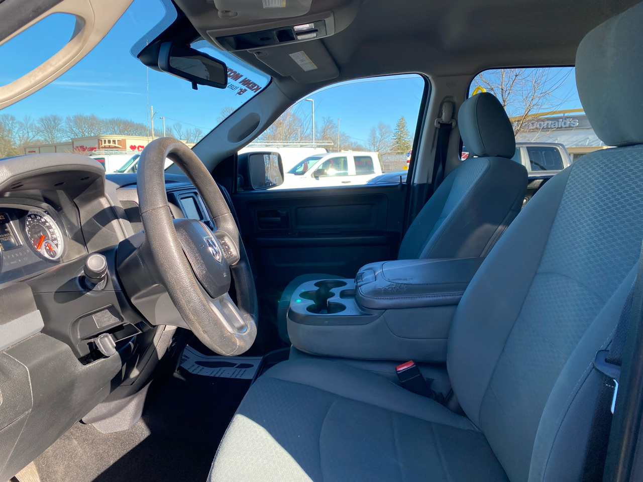 RAM 1500 4WD Crew Cab 140.5" Express 2014