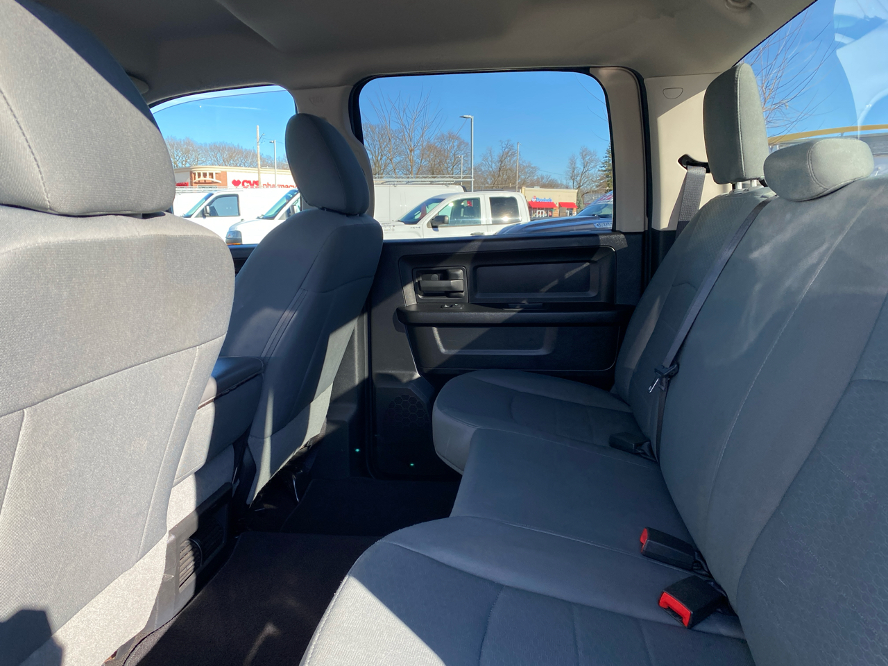 RAM 1500 4WD Crew Cab 140.5" Express 2014