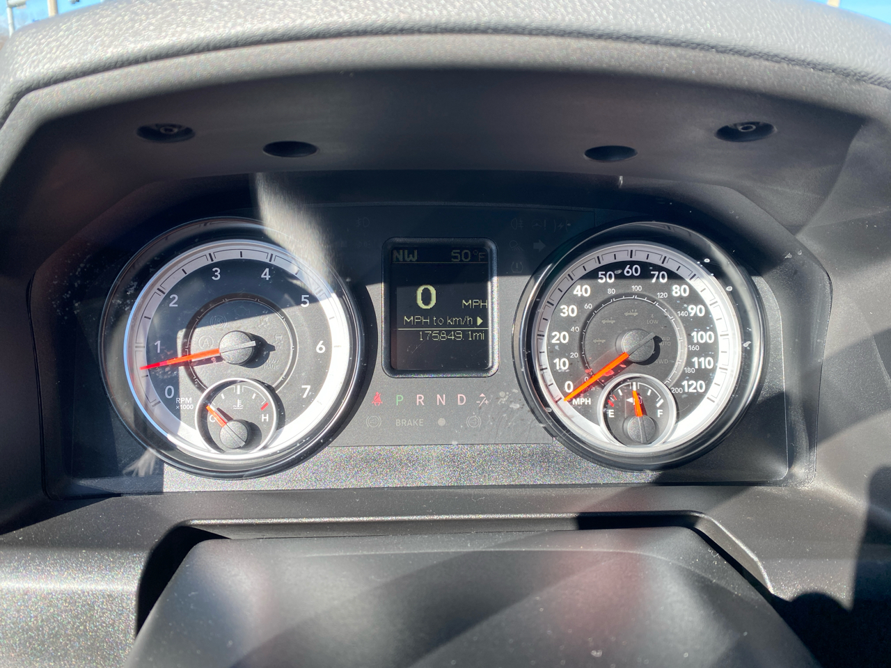 RAM 1500 4WD Crew Cab 140.5" Express 2014