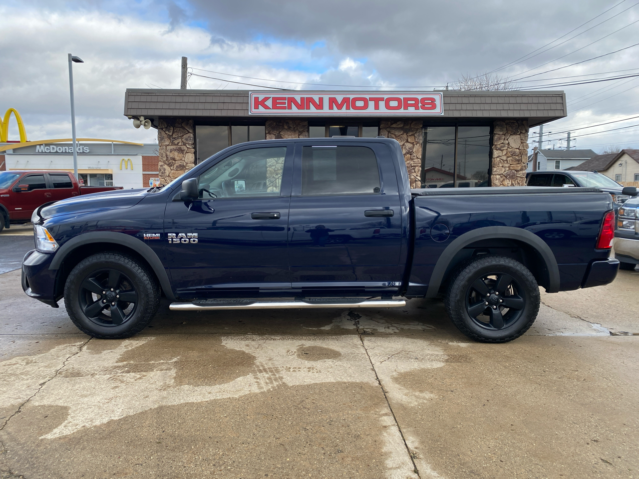RAM 1500 4WD Crew Cab 140.5" Express 2014
