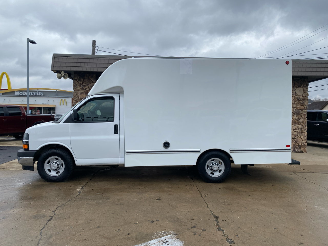 Chevrolet Express Commercial Cutaway 3500 Van 139" 2017