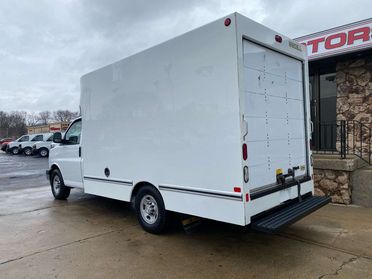 Chevrolet Express Commercial Cutaway 3500 Van 139" 2017