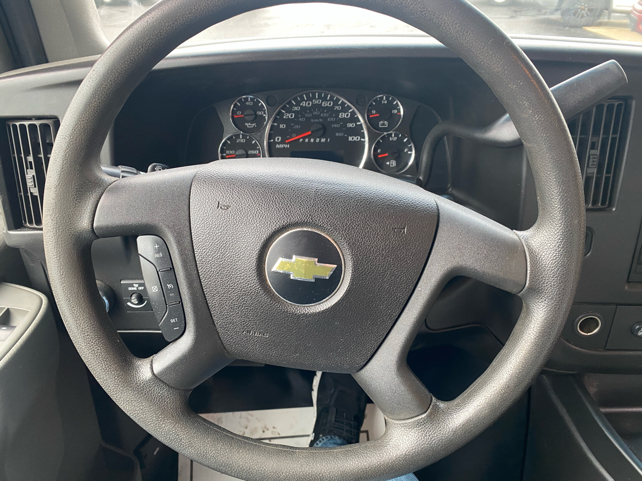 Chevrolet Express Commercial Cutaway 3500 Van 139" 2017