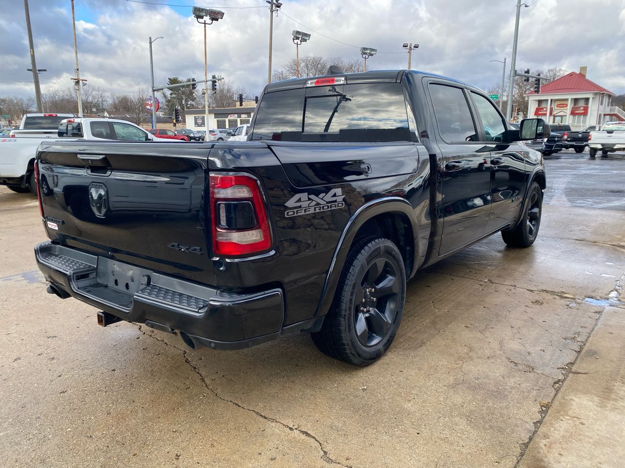 RAM 1500 Laramie 4x4 Crew Cab 5'7" Box 2019