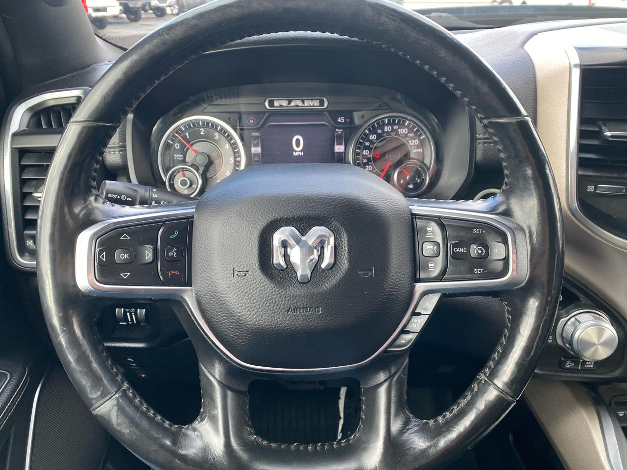 RAM 1500 Laramie 4x4 Crew Cab 5'7" Box 2019