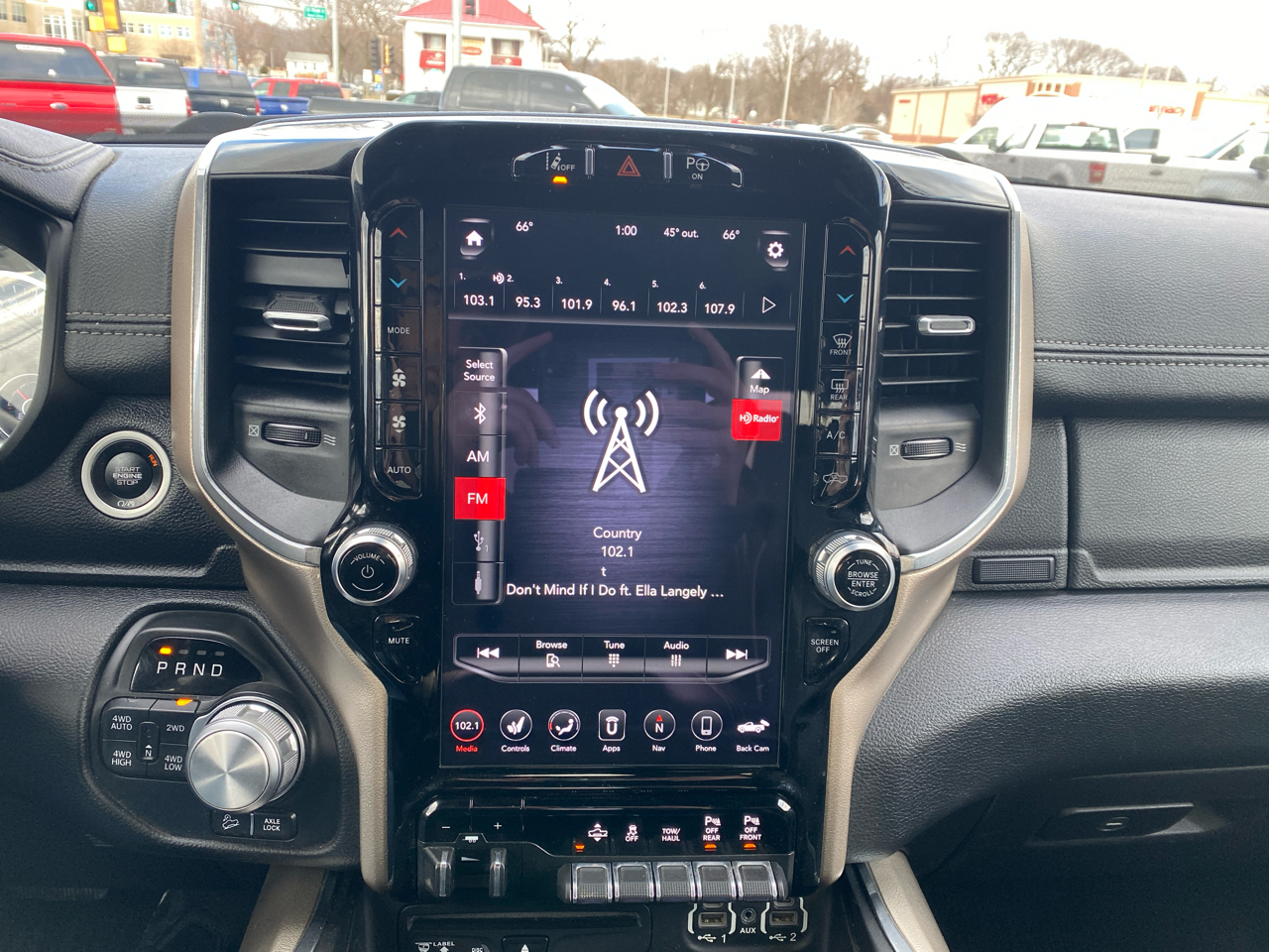 RAM 1500 Laramie 4x4 Crew Cab 5'7" Box 2019