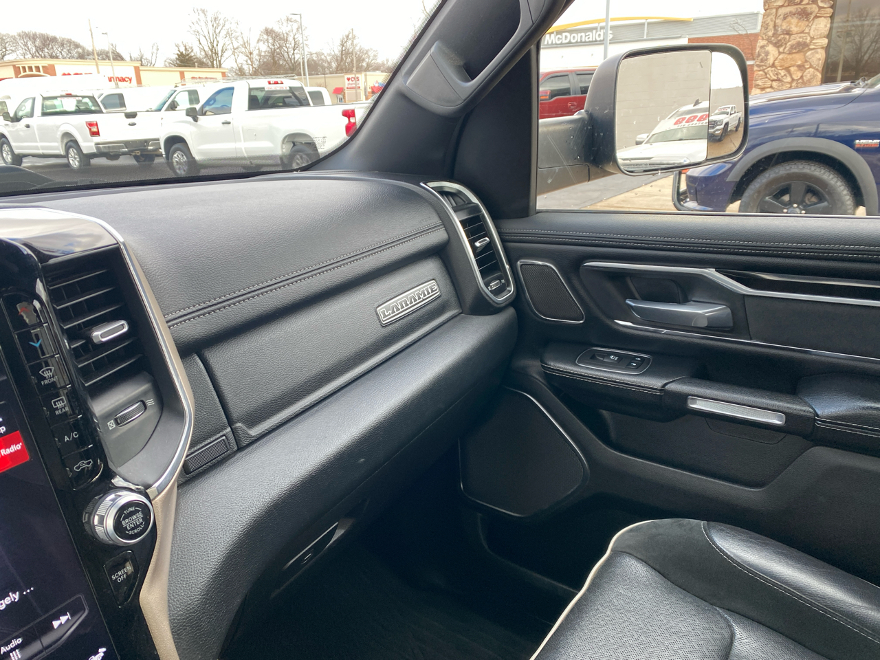 RAM 1500 Laramie 4x4 Crew Cab 5'7" Box 2019