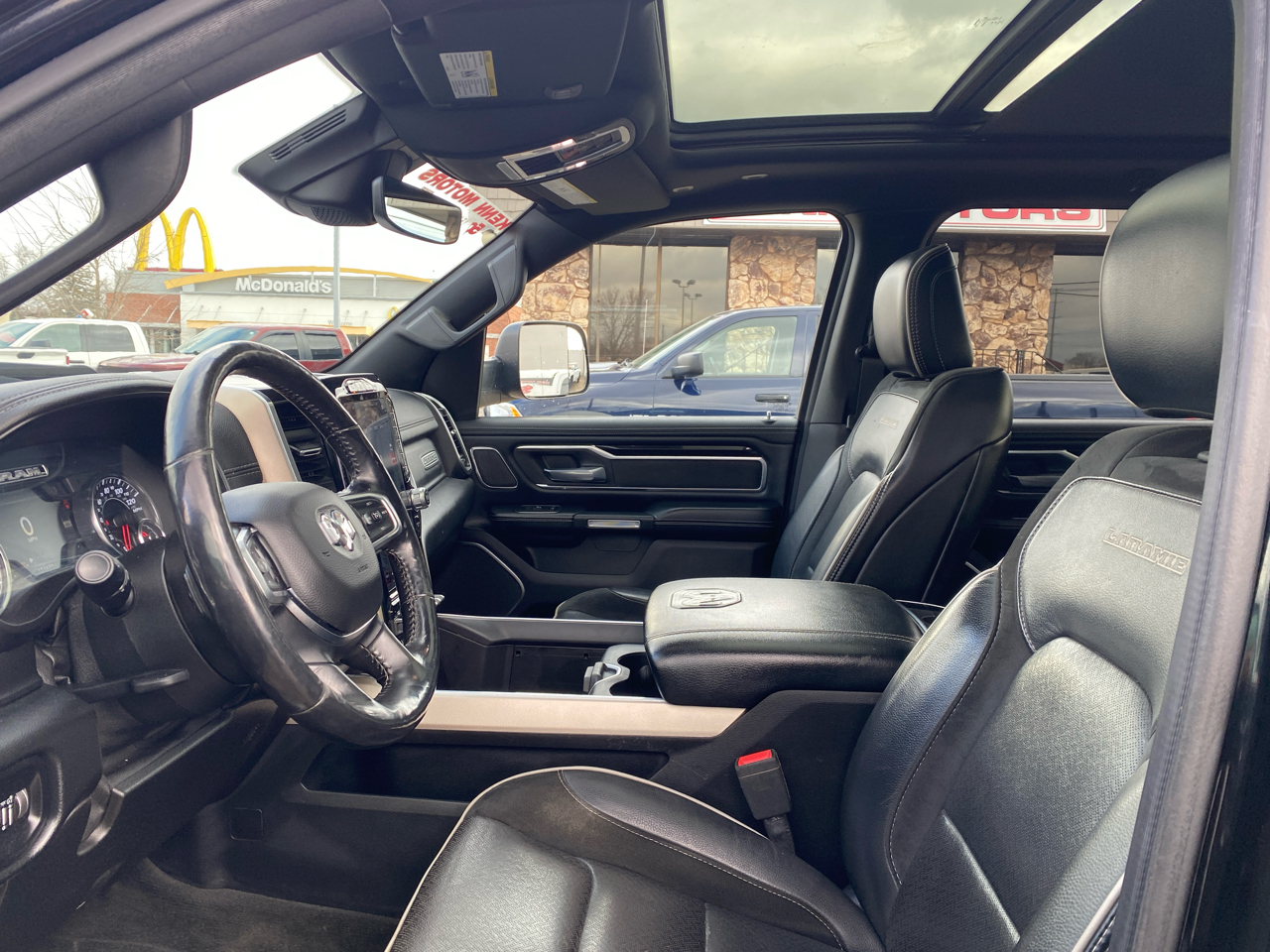 RAM 1500 Laramie 4x4 Crew Cab 5'7" Box 2019