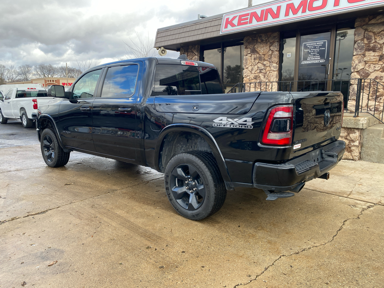 RAM 1500 Laramie 4x4 Crew Cab 5'7" Box 2019