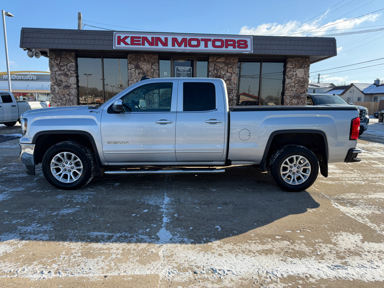 GMC Sierra 1500 4WD Double Cab 143.5" SLE 2016