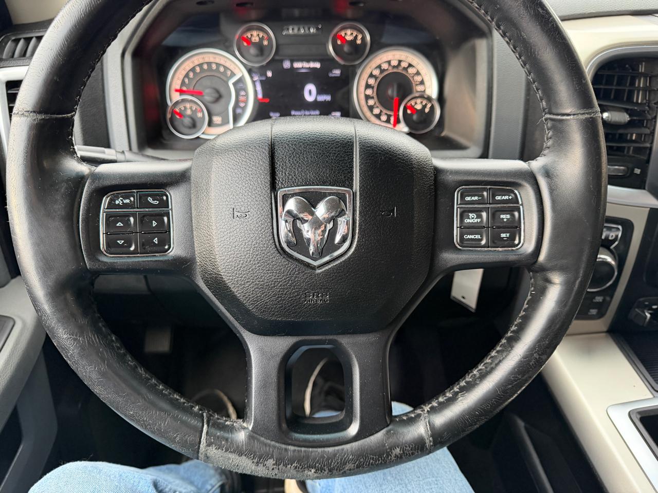 RAM 1500 4WD Quad Cab 140.5" Big Horn 2015