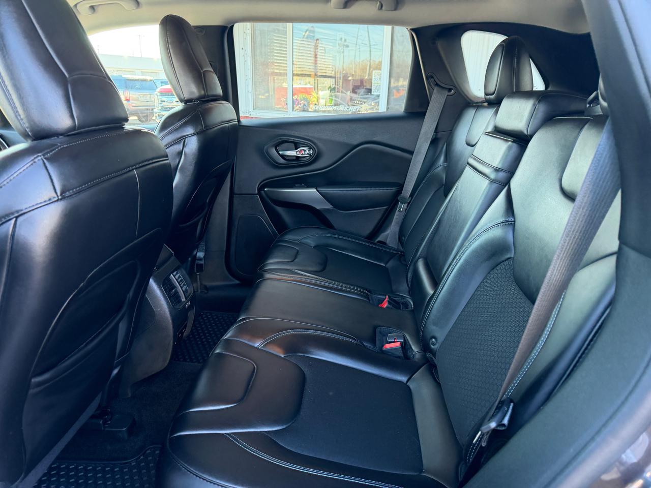 Jeep Cherokee Latitude Plus 4x4 2019